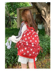<span class=keywords><strong>Zaino</strong></span> con Logo personalizzato Vintage College <span class=keywords><strong>rosso</strong></span> con stampa a stelle rosse grande borsa per studenti universitari Casual da <span class=keywords><strong>donna</strong></span> <span class=keywords><strong>zaino</strong></span> da scuola - Product Image 2