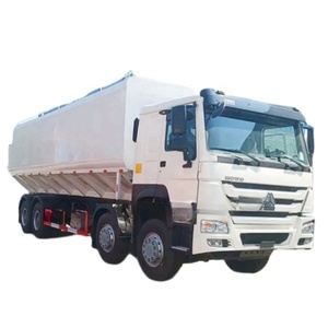 Nouveau <span class=keywords><strong>camion</strong></span> de livraison de grains en vrac pour animaux Sinotruk HOWO 30 T 40 M3 8x4 pour le transport de marchandises en vrac - Product Image 1