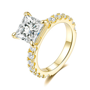 Anillo de compromiso y boda de plata de ley S925 con moissanita de corte princesa y pavé lateral para mujer, joyería diaria - Product Image 1