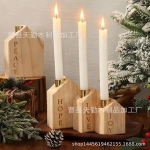 Base de candelabro de madera creativa con forma de casita, un artículo decorativo para crear un ambiente festivo navideño. - Product Image 3