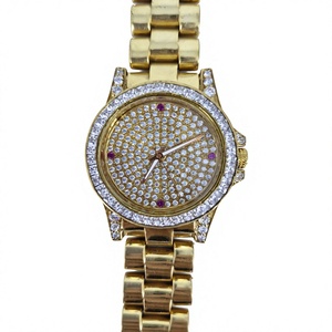 Montre-bracelet de luxe personnalisée en argent 925, cadran pavé de diamants CZ, lunette sertie de CZ, montre à quartz pour homme d'affaires - Product Image 1