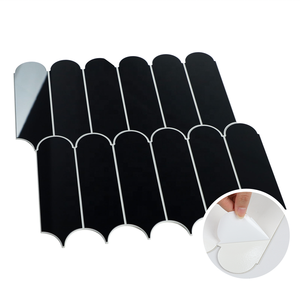 Carreaux de mosaïque SPC autocollants effet plume noir brillant de l'usine de Foshan pour salle de bain - Product Image 2
