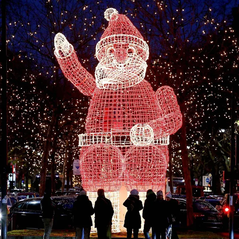 1.8m Santa Claus with built-in LED in the train is suitable for outdoor and indoor courtyard lighting