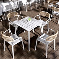 Ensemble table et chaises en bambou pour extérieur, mobilier de café, patio, bistrot, pour cour, terrasse, espaces de sièges sur le toit
