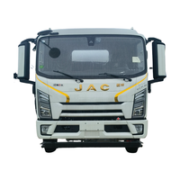 Camion-citerne JAC de 8 tonnes pour le transport de carburant avec distributeur de carburant