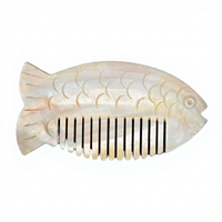 Peignes et brosses à cheveux en coquillages de la série animale, artisanat en coquillages de style méditerranéen, décoration intérieure, petits cadeaux, souvenirs d'aires touristiques
