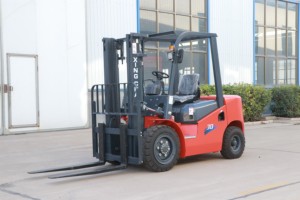 Bán trực tiếp từ nhà máy Xe nâng địa hình mới 2.5 tấn 3 tấn động cơ diesel nâng cao 6000mm có cabin kín - Product Image 2