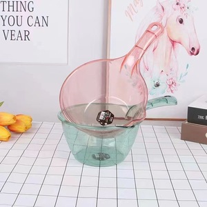 Cucharas de plástico para agua, suministro de supermercado, uso doméstico, sencillas, resistentes y hermosas, cucharas de cristal, para tiendas de 2 yuanes - Product Image 4