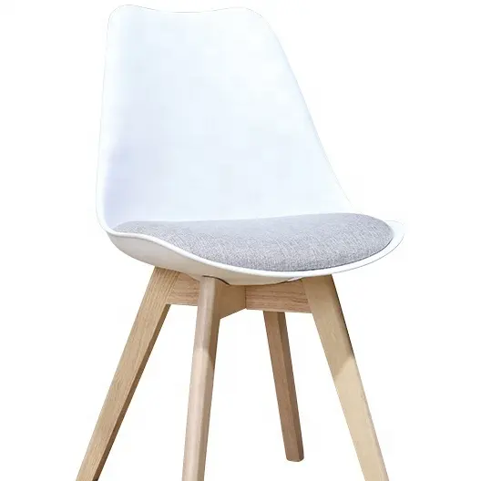 Factory White Plastic PP Portable Dining Room Chair With Wood KD Legs Designs