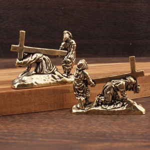 Escultura de Cruz de Redención en Latón, Adorno de Mesa, Estilo Antiguo, Coleccionable - Product Image 1