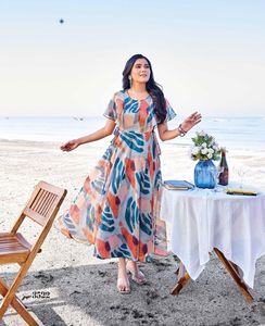 Nouvelle Collection Robe Imprimée avec Motif Manches Fantaisie Robe Femme pour Bureau et Fête Disponible en Vrac Quantité - Product Image 5