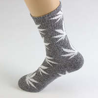 Chaussettes habillées Conception de mauvaises herbes Plantes saines Chaussettes personnalisées Feuille d'érable Chaussettes de sport pour hommes