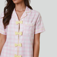 Ensemble pyjama 2 pièces pour femme, haut à manches courtes avec nœud décoratif et short, motif à carreaux rose, vêtements de nuit respirants et confortables pour la maison