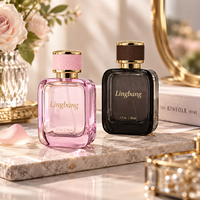 Flacon de parfum carré en verre de 50 ml avec col serti, flacon de parfum coloré avec bouchon décoratif pour emballage personnalisé en gros