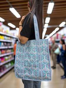 Bolso Tote para Mujer Diseñado con Funcionalidad en Mente, Ofrece un Espacio Confiable para las Necesidades Diarias Mientras Mantiene un Estilo Simple y Elegante - Product Image 4