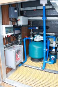 Piscines en fibre de verre sur mesure avec spécifications et styles optionnels, idéales pour les lieux résidentiels et privés - Product Image 6