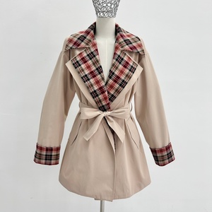 Manteau <span class=keywords><strong>court</strong></span> en <span class=keywords><strong>trench</strong></span>-coat <span class=keywords><strong>beige</strong></span> à carreaux pour femmes, manteau <span class=keywords><strong>trench</strong></span>-coat vintage personnalisé pour femmes - Product Image 2