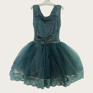 Vestido de baile contemporáneo para niñas, tutú de tul y tricot con calzoncillos adjuntos, diseño recortado de encaje y lentejuelas - Product Image 1