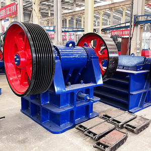 Mini concasseur à mâchoires à moteur AC, équipement de concassage de roche et de pierre à petite échelle avec roulement, capacité de 5-20t/h pour l'utilisation dans les mines et les carrières - Product Image 3