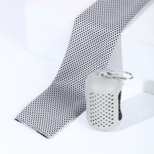 Serviette de sport rafraîchissante pour la gym, séchage rapide, avec logo et étui de rangement en silicone - Product Image 3