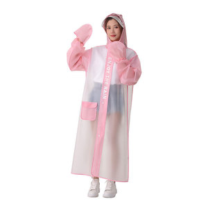 Impermeable de una pieza con diseño de oso rosa y mariposa azul para adultos, para viajes, motocicletas y vehículos eléctricos. - Product Image 1