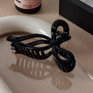 Pinza de pelo de silicona Flexible para mujer, pinzas de garra de silicona suave, protección anticolisión, pinzas duraderas para el cabello que pueden hacer su logotipo - Product Image 4