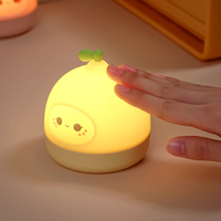 Peervormig nachtlampje Leuke cartoon-sconce USB oplaadbare sfeerlamp Draadloos draagbaar ornament Nachtkastje Slaaplampje