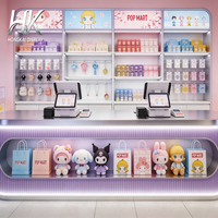 Vitrine d'îlot incurvée sur mesure avec éclairage LED et design écologique pour jouets