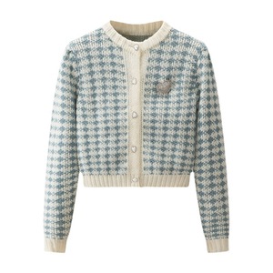 Cardigan en tricot à carreaux rose et blanc pour femme avec broche en forme de cœur, manches longues, col rond, style vintage, anti-boulochage - Product Image 5