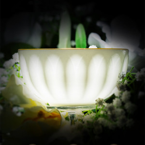 Vajilla de Lujo 72 Piezas de Porcelana Fina con Borde Dorado, Estilo Nórdico Europeo, Platos de Cerámica Blanca para Regalo - Product Image 4