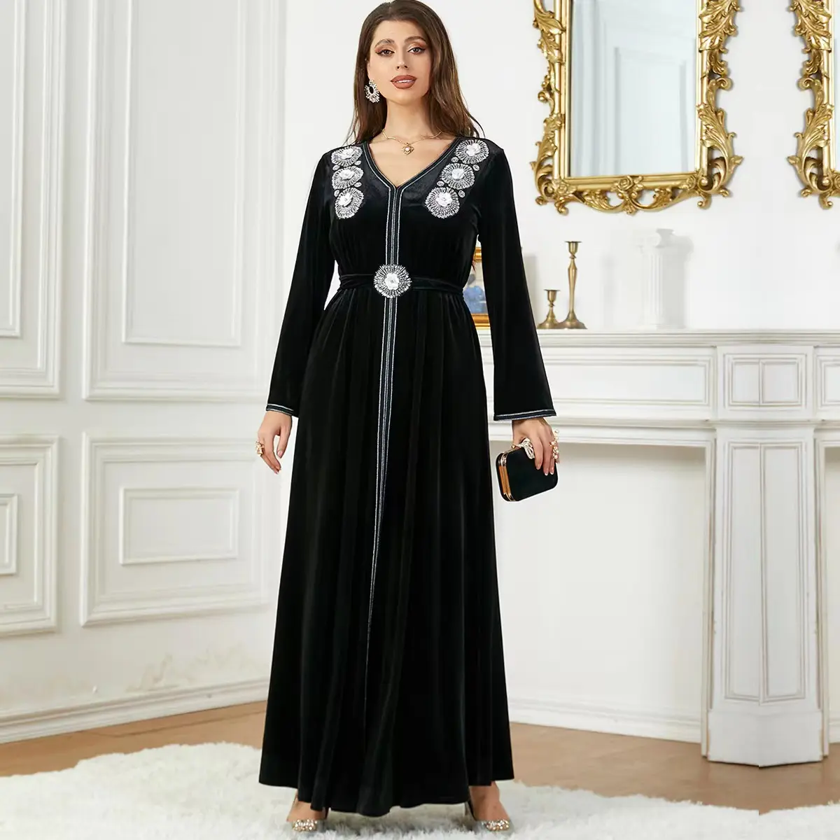 Gaun panjang Muslim musim gugur musim dingin baru Applique hitam beludru leher V wanita Abaya Dubai Turki Timur Tengah