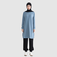 Ensemble de vêtements de sport modestes bleu clair avec logo personnalisé OEM, vêtements de sport pour femmes musulmanes, tunique longue et pantalon sportif