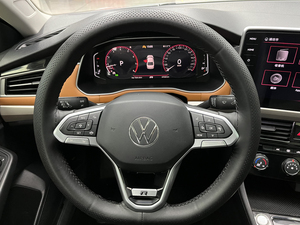 Volkswagen Bora 2022 200TSI DSG Edición Conducción Inteligente PRO, Volante a la Izquierda, Gasolina, Sedán Usado - Product Image 2