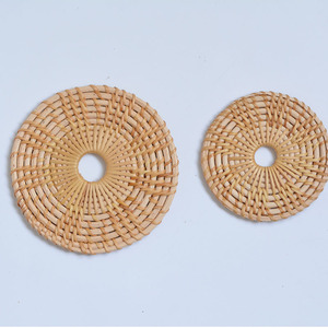 Sottobicchieri in Rattan Intrecciato a Mano Stile Boho Retrò Rustico, Tovagliette Decorative in Rattan per Tazze da Caffè, Bevande, Casa, Cucina, Tavolo da Pranzo - Product Image 3