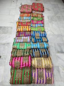 Tissu en coton non tissé multicolore abstrait et géométrique personnalisable 60x60 pour la confection de robes et la matière première pour sacs - Product Image 2