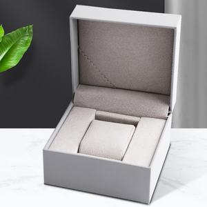 กล่องนาฬิกาหนังเทียมทรงสี่เหลี่ยม แบรนด์ QZ หรูหรา สั่งทำโลโก้ได้ สำหรับร้านค้าขายนาฬิกา - Product Image 4