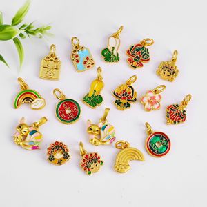 Pendentif traditionnel en alliage plaqué or émaillé pour la fabrication de bijoux DIY, accessoires pour bracelets et colliers, vente en gros - Product Image 1