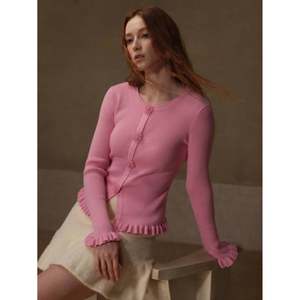 Pull rose bébé à manches évasées XS, tricot pour femme - Product Image 4