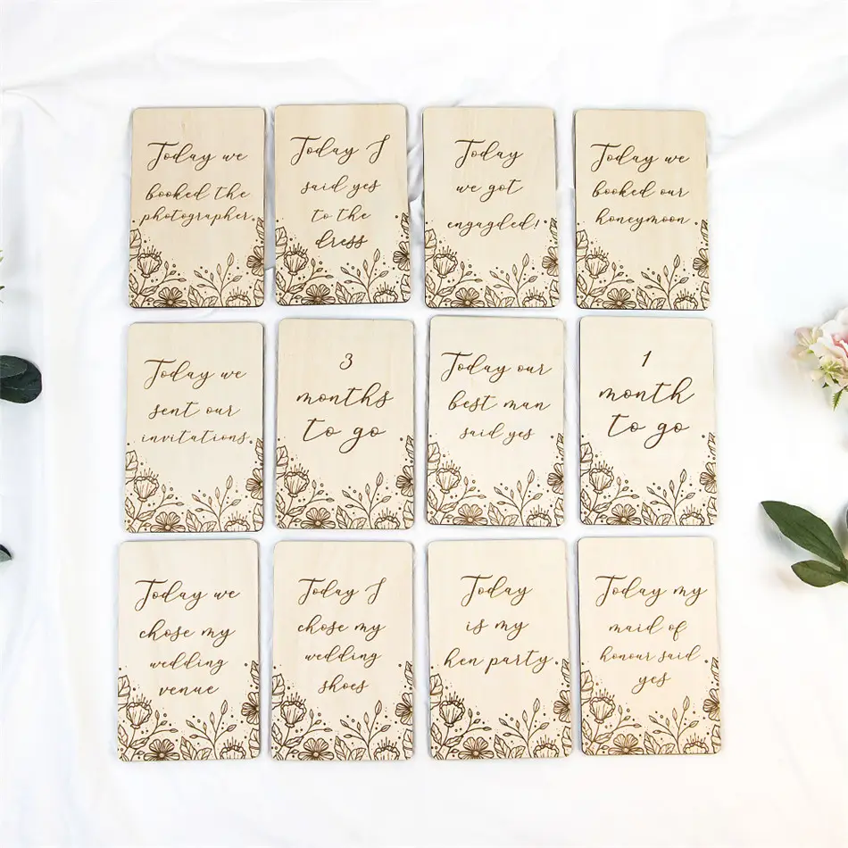 OEM wedding milestone cards artigianato taglio laser segno in legno, incisione laser etichette in legno articoli prodotti compensato tagliato al laser