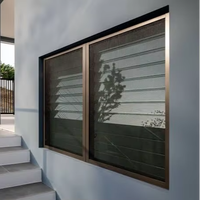 Fenêtres battantes coupe-feu en aluminium avec verre trempé et persiennes pour salle de bain de villa - Design moderne, taux de luminosité élevé, gain de place