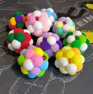 Balle de jeu pour chaton interactive avec pompon coloré et sonnette - Product Image 5