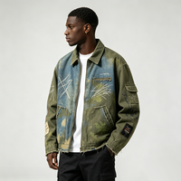 Blouson de travail cargo vintage délavé, avec patch graffiti peint à la main, badge, ourlet brut effiloché, empiècements, coupe oversize, streetwear, vêtement d'extérieur