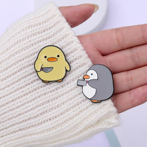 Penguin pisau belati Pin Enamel bebek lucu lencana Pin kerah logam topi ransel pakaian bros kartun hewan perhiasan untuk teman-teman - Product Image 4