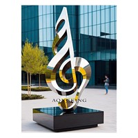 Sculpture en acier inoxydable poli miroir, grande statue métallique en forme de croissant de lune pour place de ville, personnalisable
