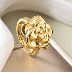 Anillos o alianzas de boda de acero inoxidable chapados en oro de 18 quilates de moda para mujer - Product Image 1