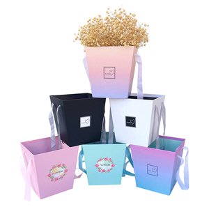 Scatola Regalo in Cartone a Forma di Trapezio Personalizzata per Fioristi con Fiori - Product Image 6