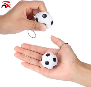 Ballon de football en éponge PU léger de 4 cm, prix de gros promotionnel, <span class=keywords><strong>pas</strong></span> <span class=keywords><strong>cher</strong></span>, <span class=keywords><strong>porte</strong></span>-clés pour sac à dos, pendentif - Product Image 4