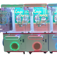 Machine de jeu d'arcade de grue de griffe colorée à pièces poupées chanceuses nouvelle Machine de jeu de poupées de conception