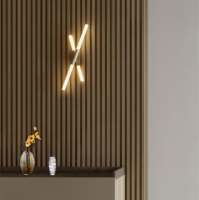 Applique murale LED moderne en alliage de zinc réglable avec abat-jour blanc, lumière blanc chaud doux 2700K pour salon 6978