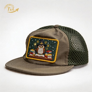 Casquettes de baseball trucker personnalisées 4UGEAR à 6 panneaux, vente en gros, logo brodé, visière personnalisée, tissu en maille, unisexe, ajustables, toutes saisons - Product Image 1